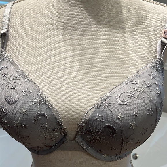 Victoria’s Secret gray stars and moon print push up bra  size 38C - Picture 1 of 12